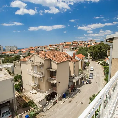 Apartment Bava *
