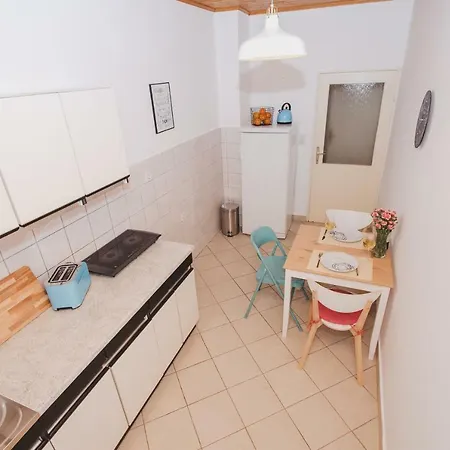 Bava Apartment *