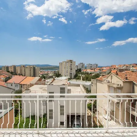 Apartment Bava *